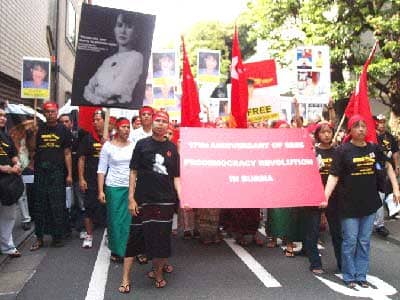 在日ビルマ人のデモ
