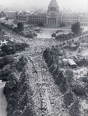 60年安保の国会デモ